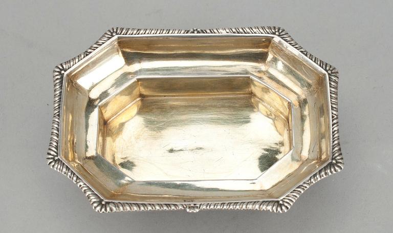 SALTKAR, silver, Andrej Astrachanzew, Moskva 1821-1835. Vikt ca 49,4 g.