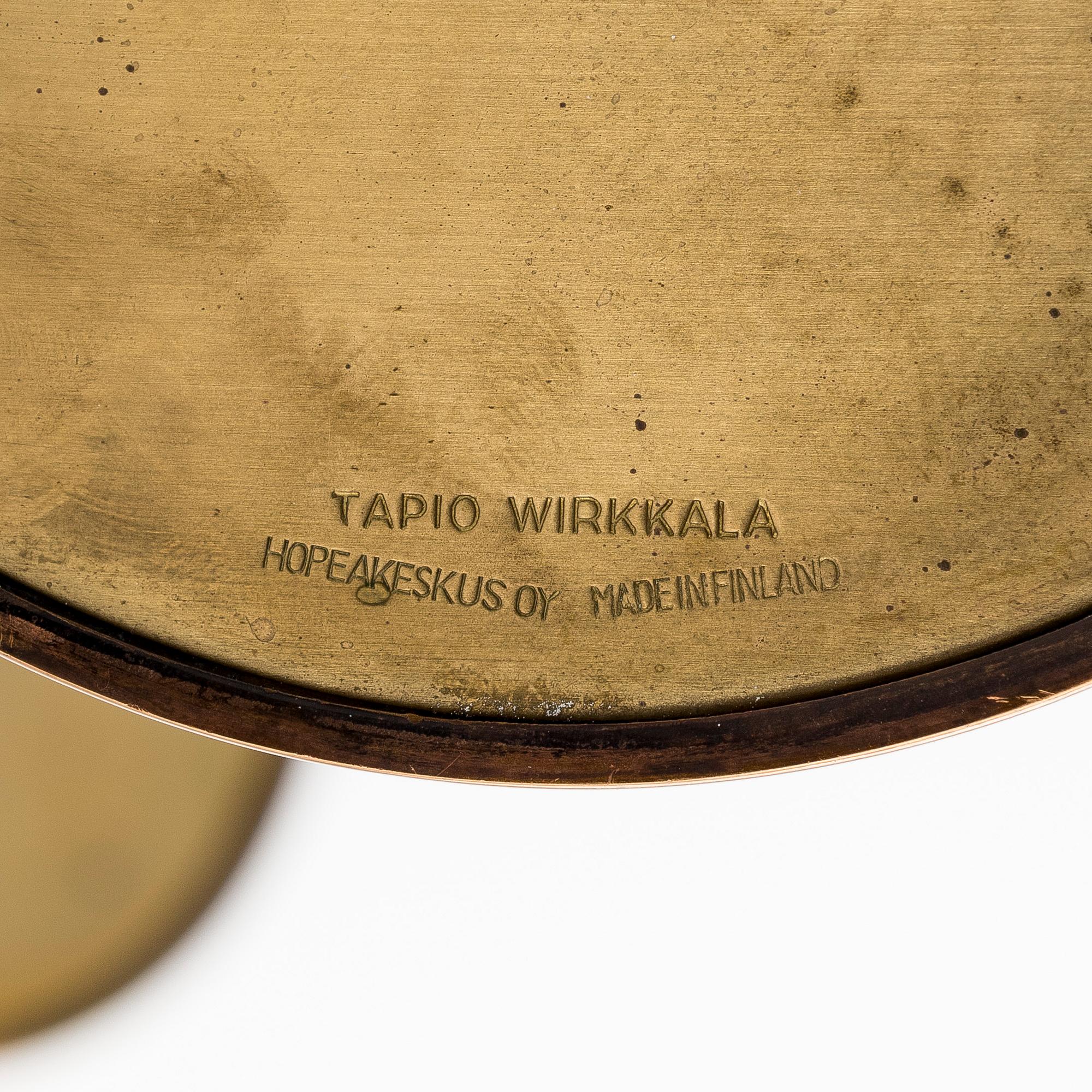 Tapio Wirkkala, kynttilänjalkapari, "Trumpetti", pronssia, leimattu Tapio Wirkkala, Hopeakeskus Oy Made in Finland.