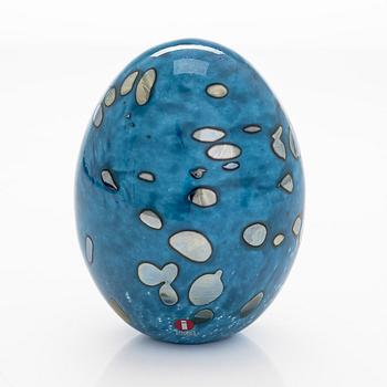 Oiva Toikka, a glass egg, 'Lagoon Kiwi', signed Oiva Toikka Nuutajärvi Notsjö 36/50.