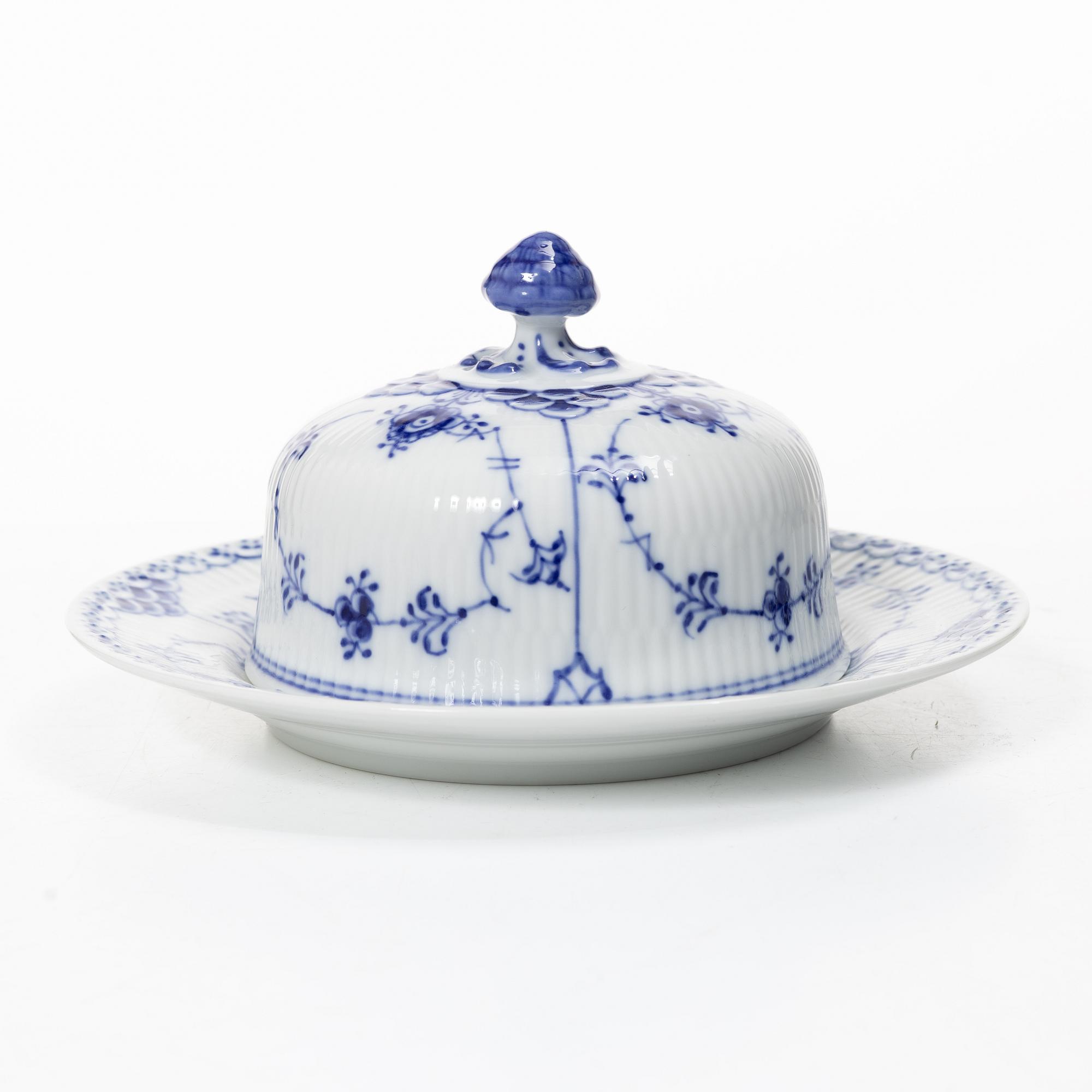Royal Copenhagen, Smörterrin, porslin, "Musselmalet halvblond", Danmark.
