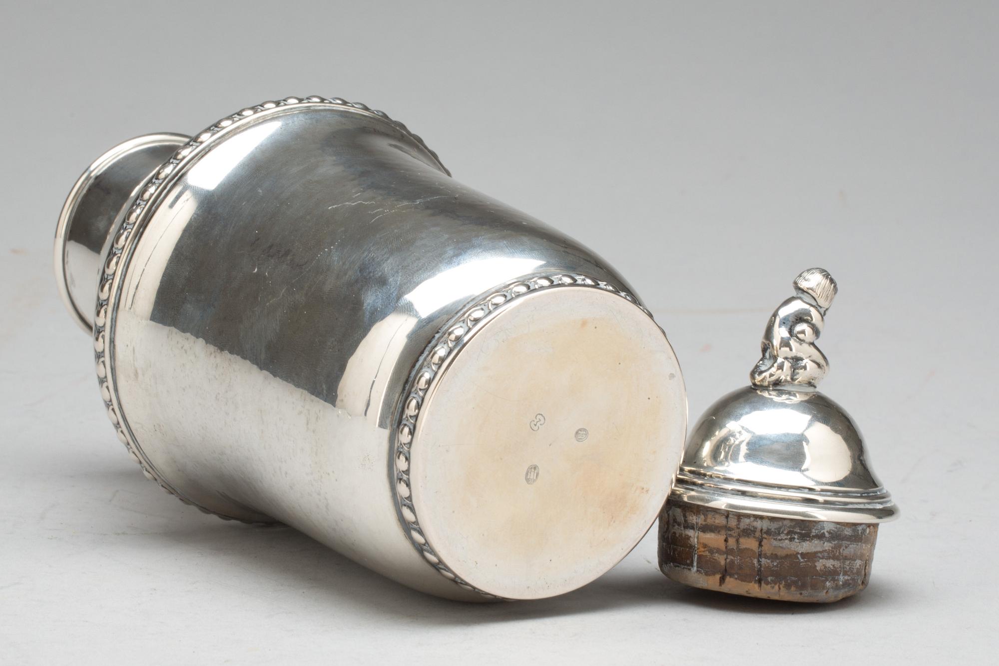 SHAKER, silver, Cort Hannibal, Köpenhamn, 1931. Vikt tot ca 315g.