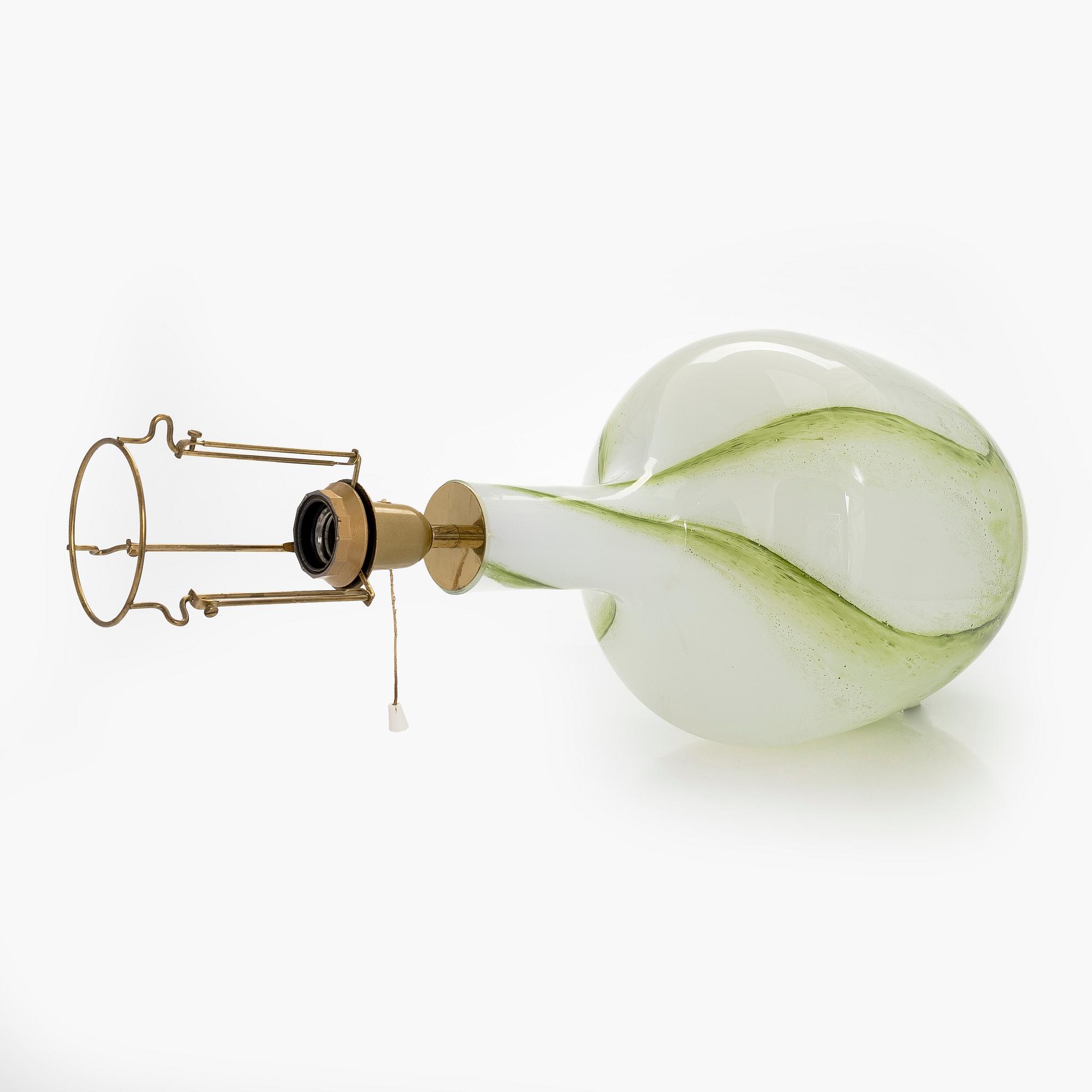 Tamara Aladin, A 'Coral' tablelamp for Riihimäen Lasi Oy, Orno, Finland. In production 1975-1976.