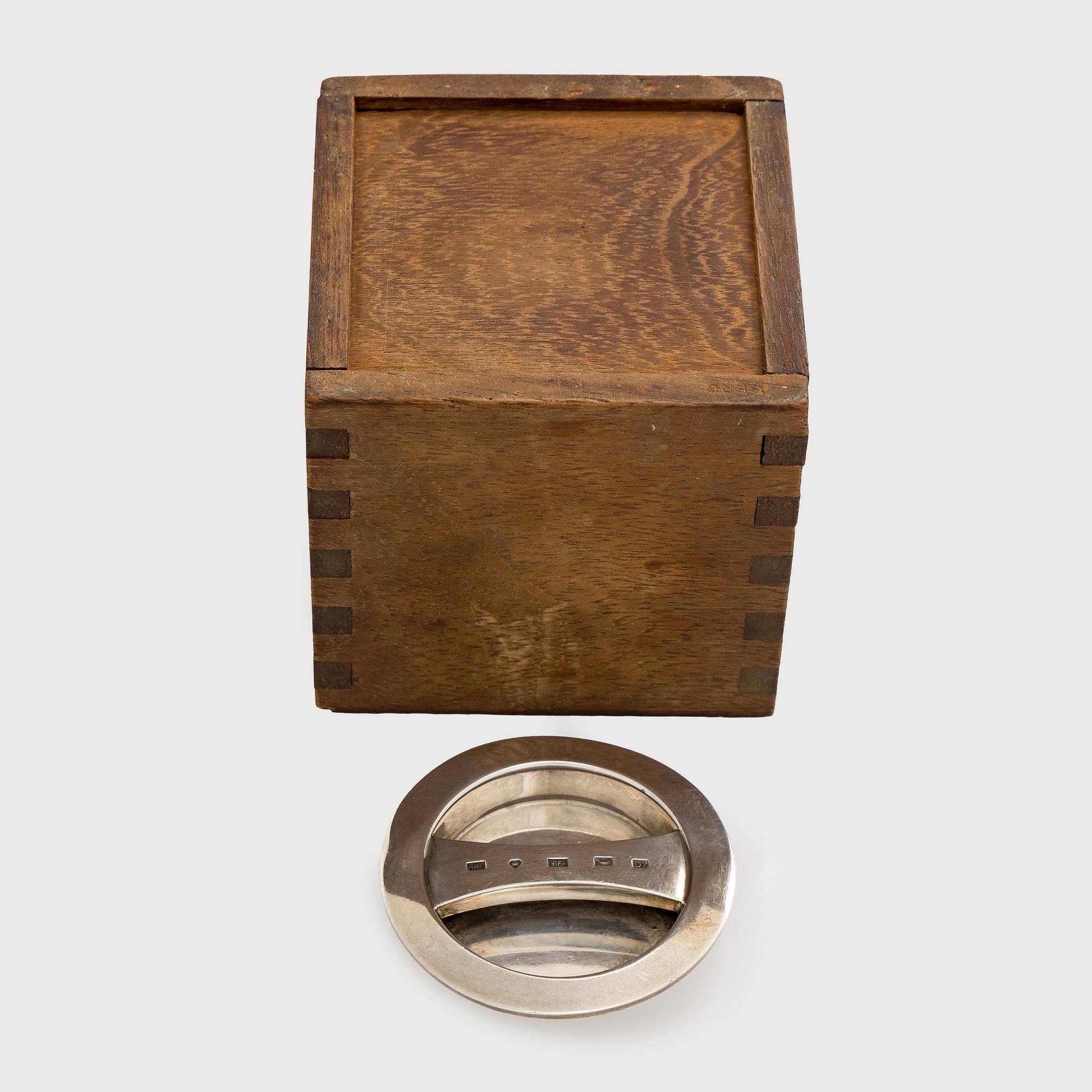 Bertel Gardberg, tedosa, teak och lock i silver, märkt BRG, silver 916H, Helsingfors 1957.