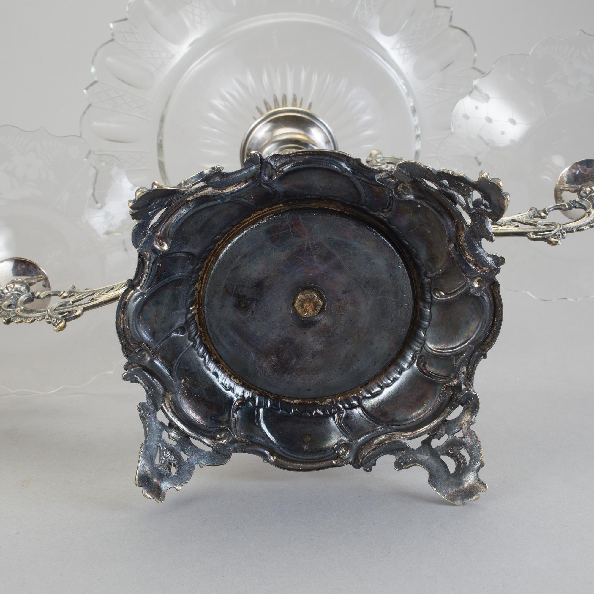 BORDSUPPSATS, nysilver och glas, nyrokoko med inslag av jugend. Omkring 1900.