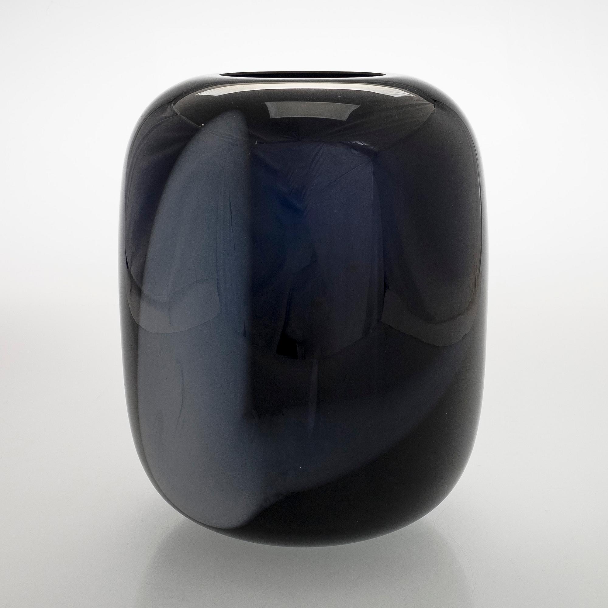 Timo Sarpaneva, an art object 'Blues' signed Timo Sarpaneva 68 / 1985.