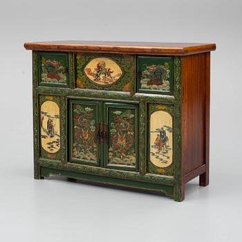 A Chinese cabinet, 20th century.