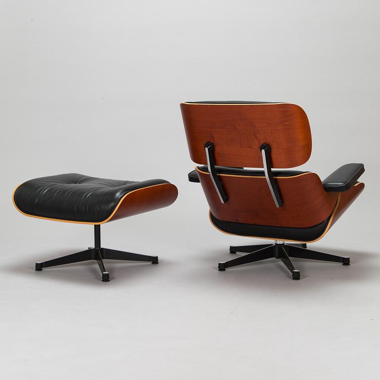 Charles och Ray Eames, fåtölj och fotpall, "Lounge chair" för Vitra 2006.