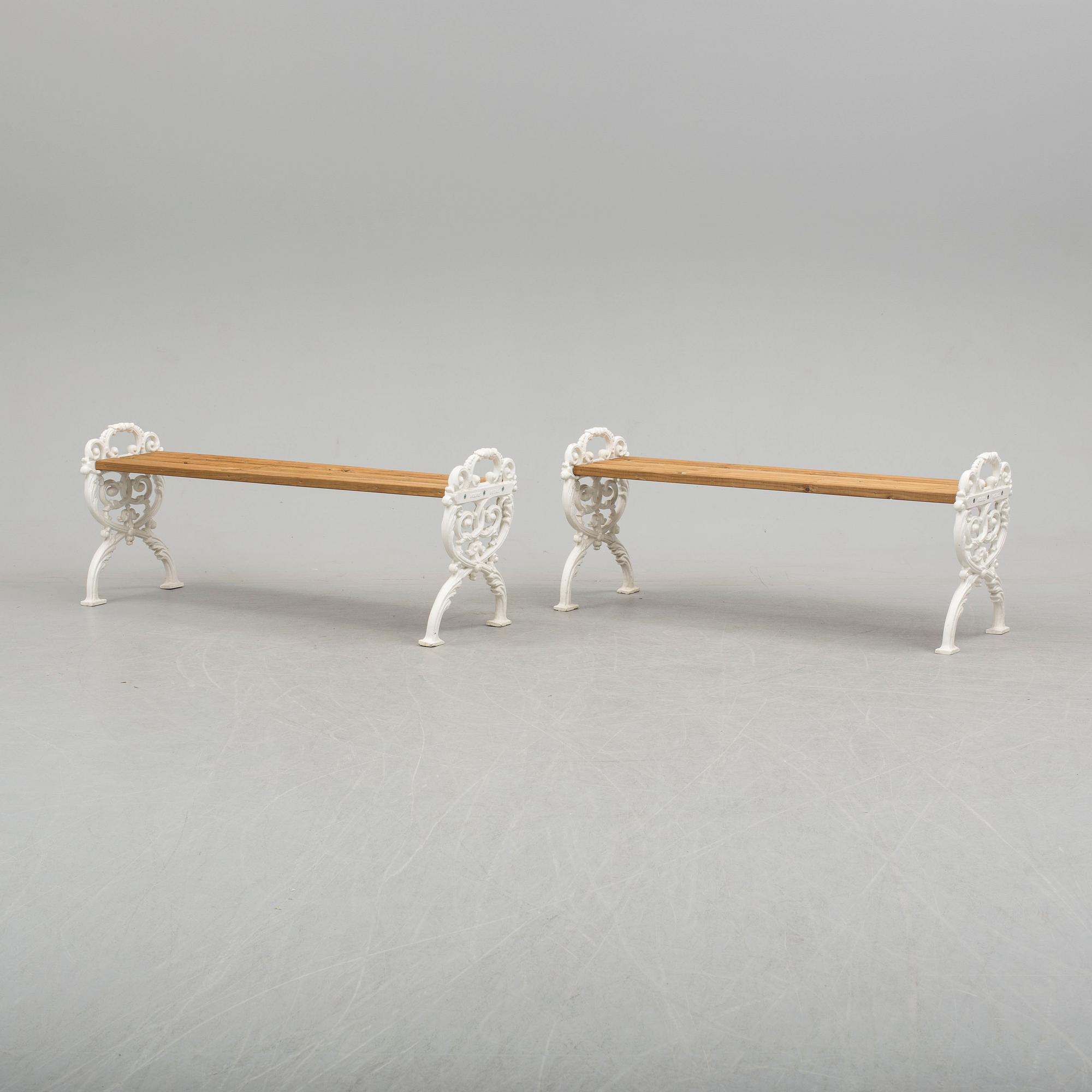 BÄNKAR, ett par, Melins, Anderstorp,  1900-talets slut.