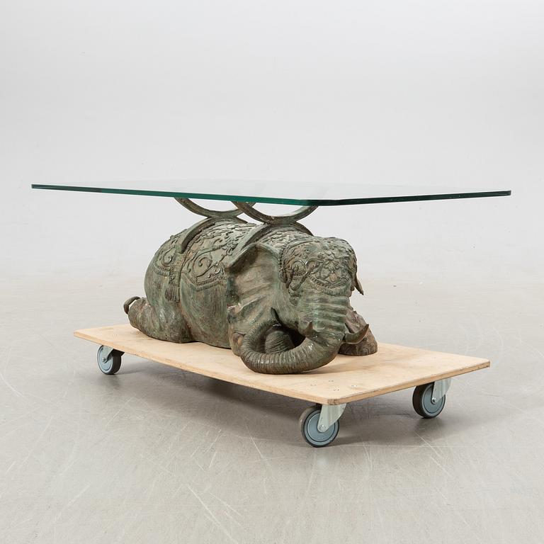 Coffee table, second half of the 20th century.