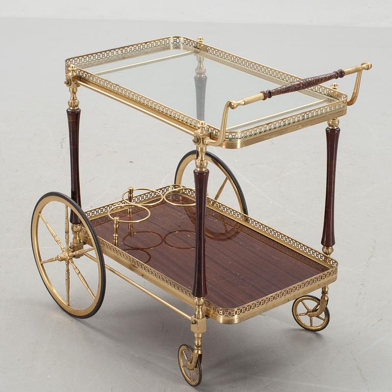 SERVERINGSVAGN, 1900-talets andra hälft.