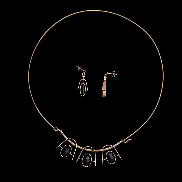EERO RISLAKKI, HALSBAND OCH ÖRHÄNGEN, 14K guld, rökkvarts. N. Westerback Helsingfors 1963.