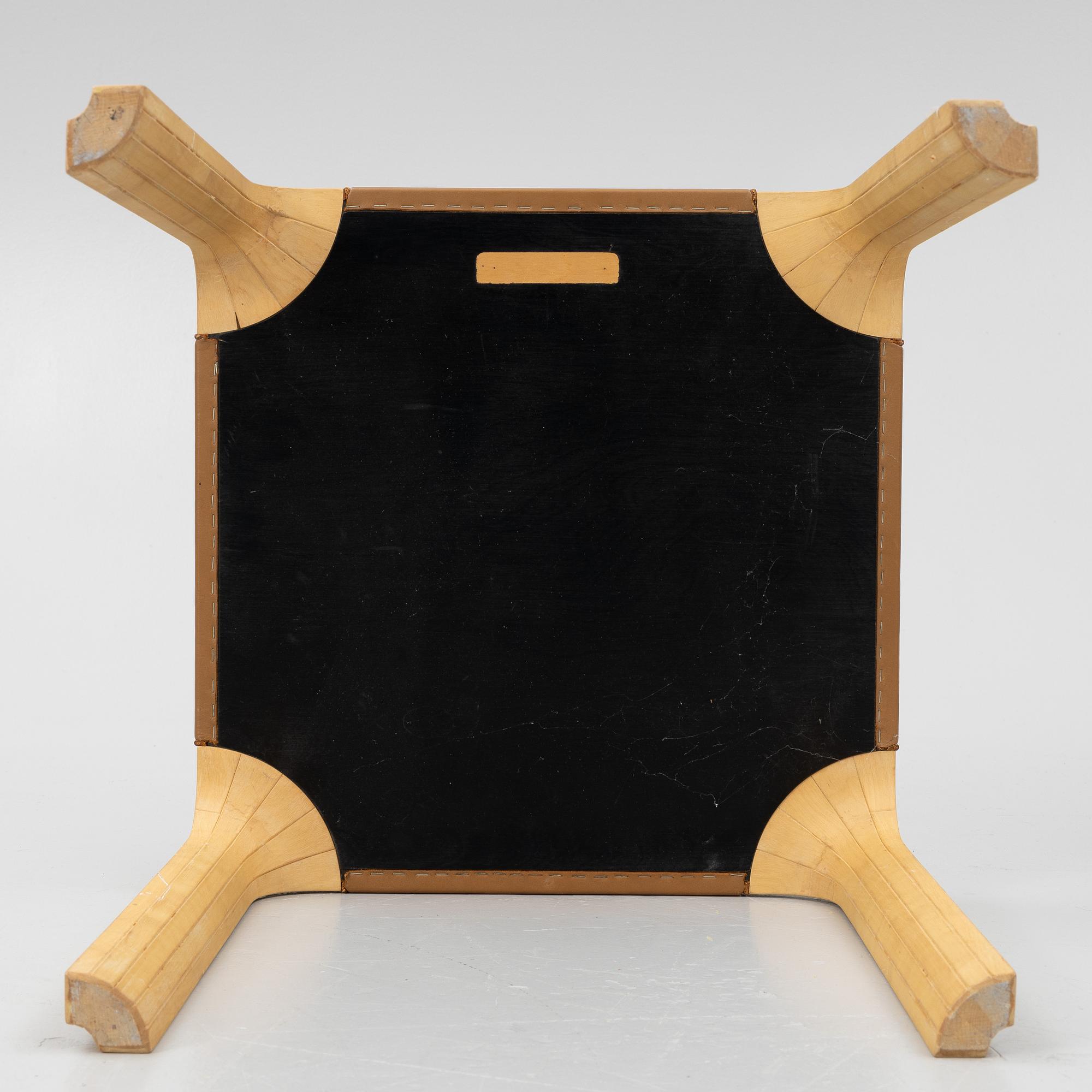 Alvar Aalto, pallar, ett par, modell X601, Artek.