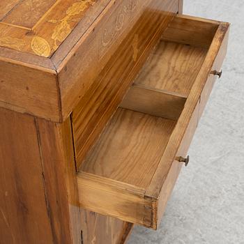 A washstand, 19th Century.