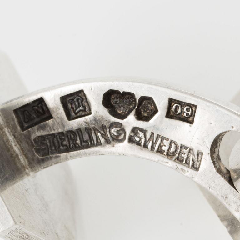 Wiwen Nilsson, ett par manschettknappar med monogram, sterlingsilver, Lund 1964.