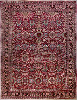 MATTO, a semi-antique Kerman Laver, ca 408,5 x 310 cm.