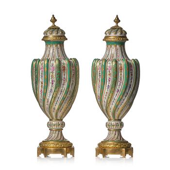 456A. A pair of French 'Sèvres' porcelain urns, 1890s.