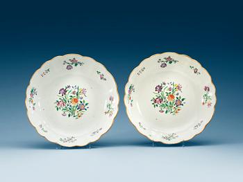 1744. A pair of famille rose bowls, Qing dynasty, Qianlong (1736-95).