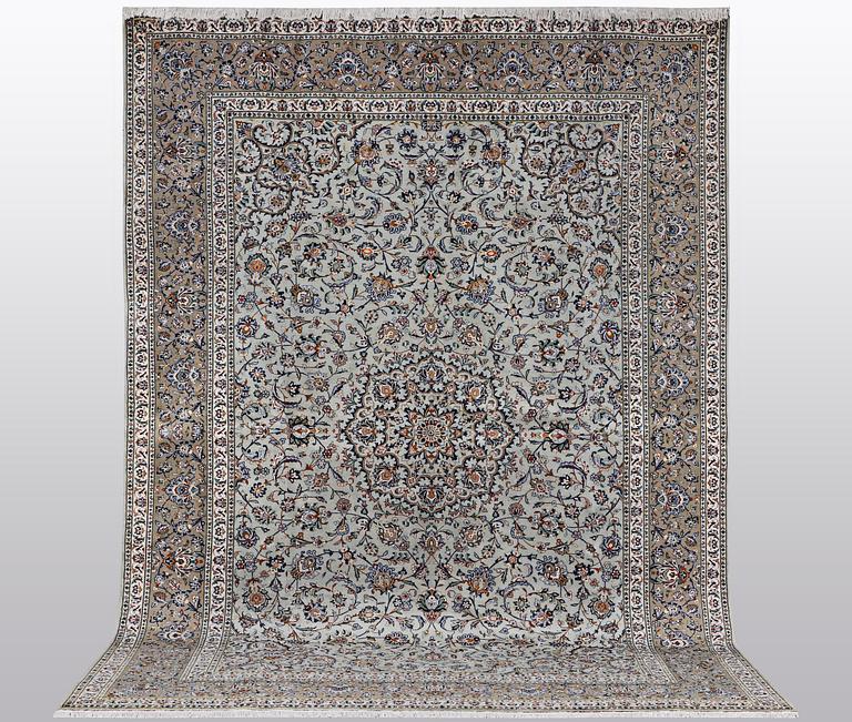 A carpet, Kashan, signed Fani, ca 420 x 300 cm.
