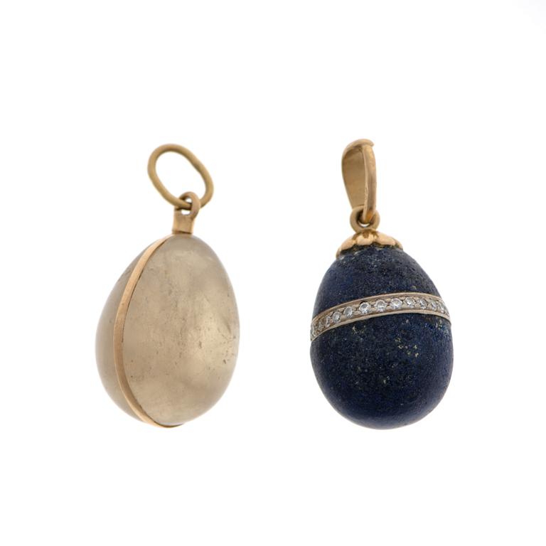 HÄNGEN 2 st, Lapis lazuli och diamanter, kvarts, guld. Ena  A. Tillander, Helsingfors.