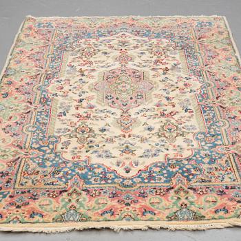 A RUG , semiantik Kirman, ca 245 x 147 cm.