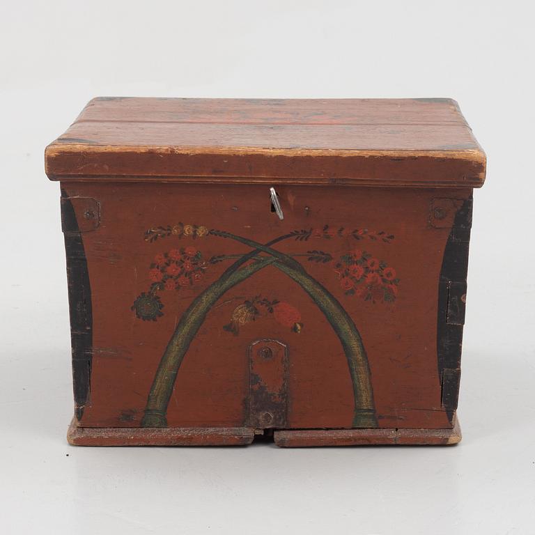 A Swedish box, 19th Century.