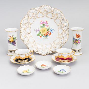 A set of 20th century eight Meissen porcelain objects.