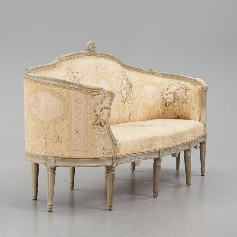 A Gustavian 'canapé en corbeille' sofa, late 18th century.