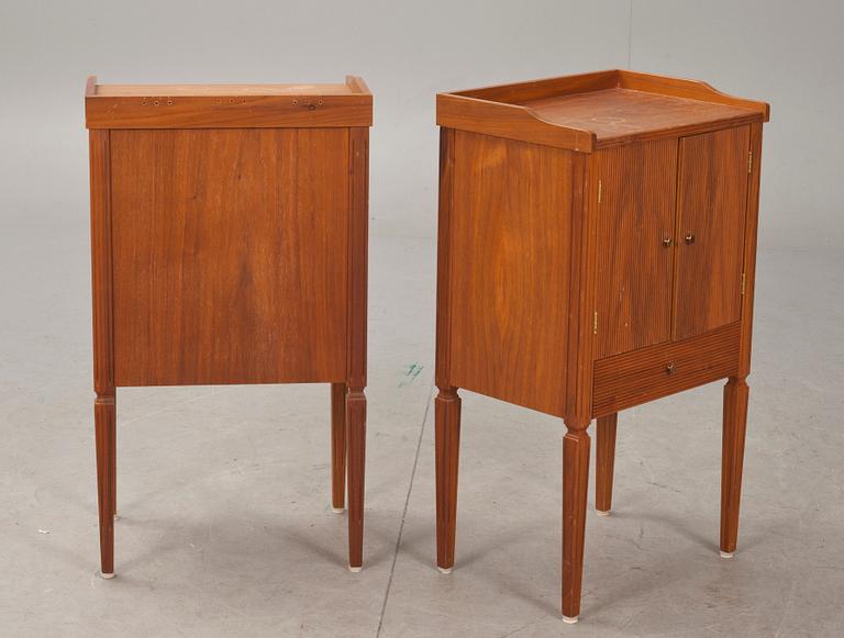 POTTSKÅP, ett par, gustaviansk stil, 1900-talets slut.