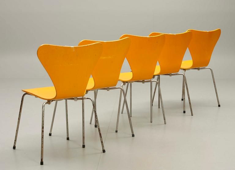 STOLAR, 5 st, "Sjuan", Arne Jacobsen för Fritz Hansen.