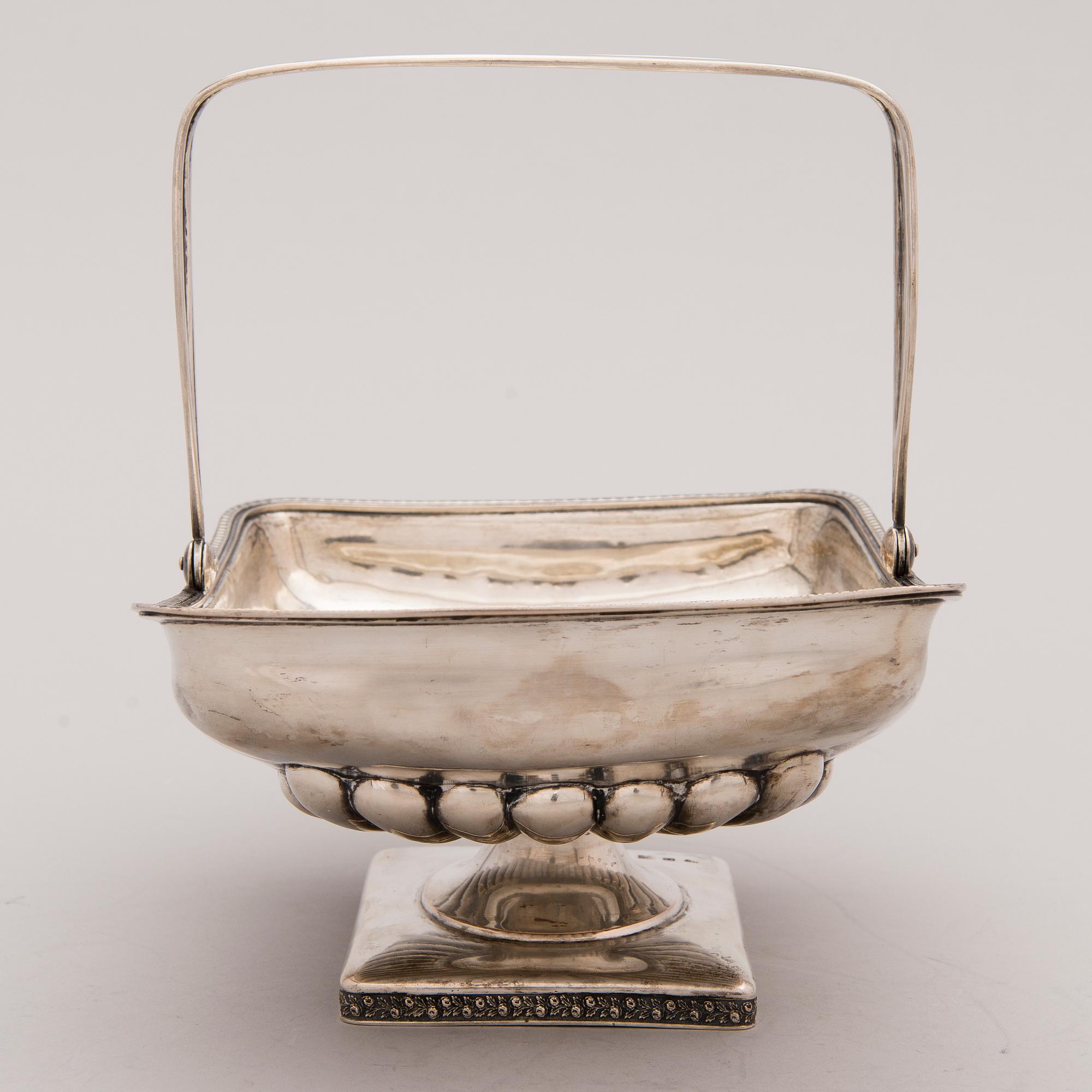 BRÖDKORG, silver, Balticum, 1800-talets första hälft.