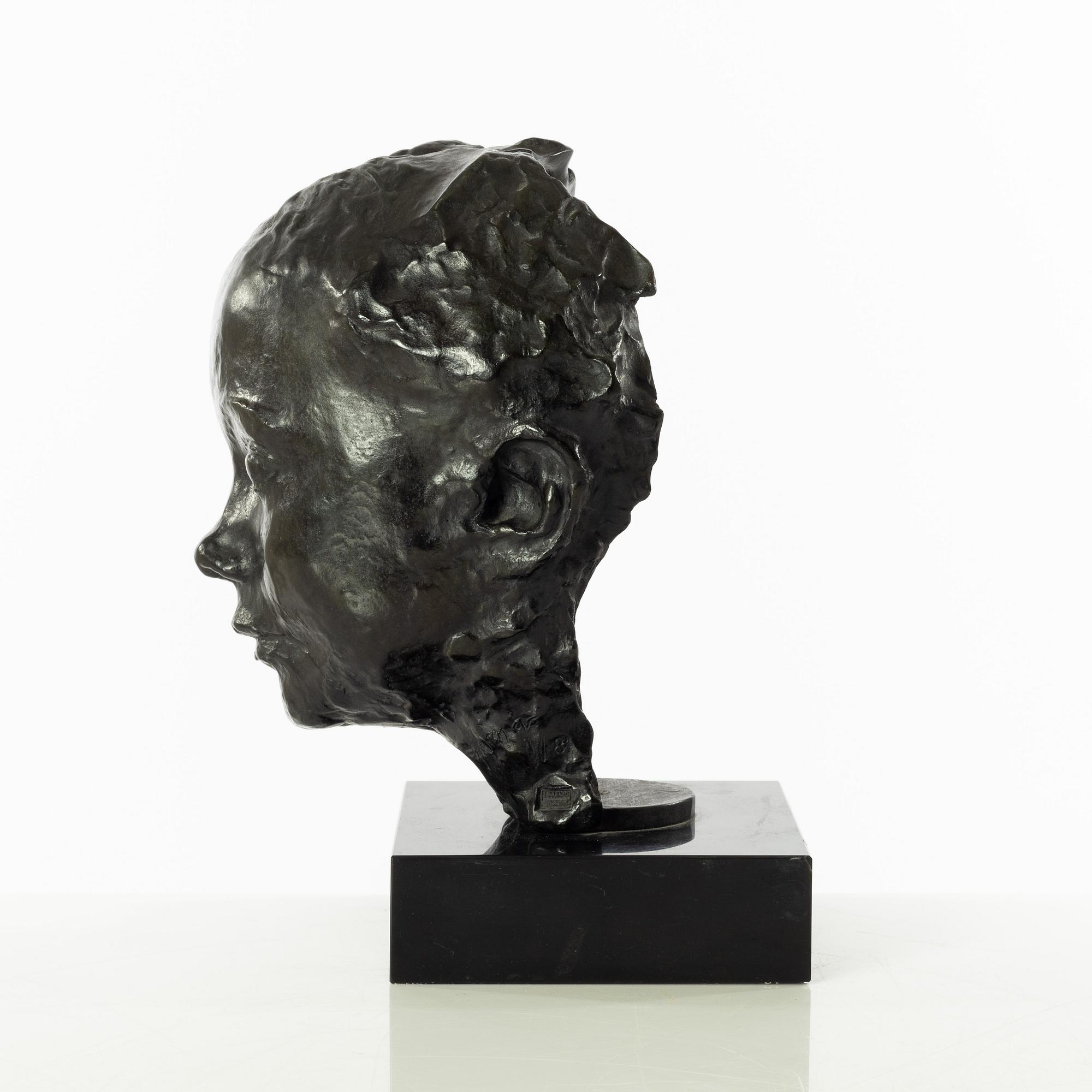 Gudmar Olovson, sculpture. Signed. Numbered. Foundry mark. Bronze, total height 26 cm, length 19 cm.