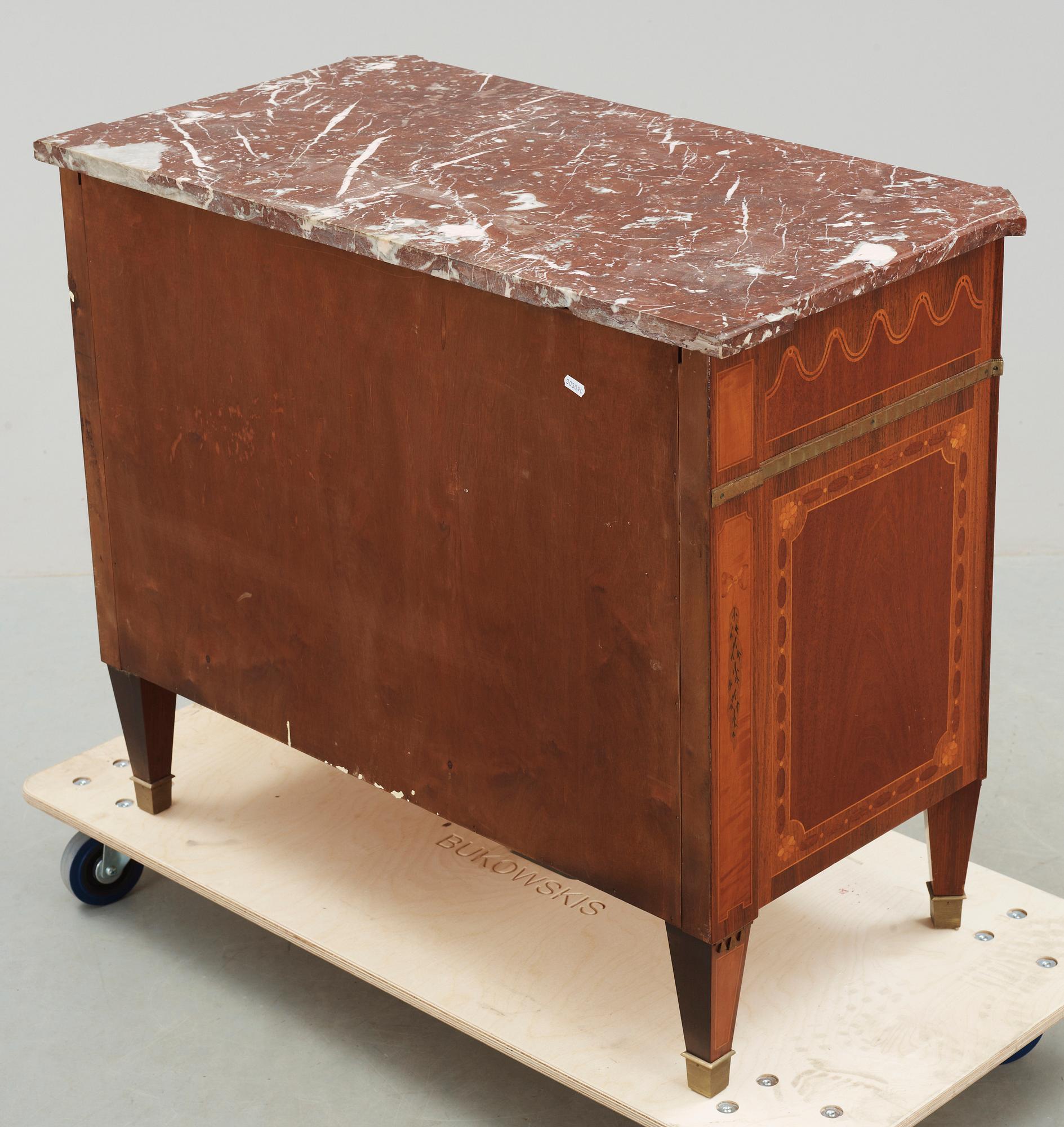 BYRÅ, gustaviansk stil, Carl Löfving & Söner, 1900-talets första hälft.