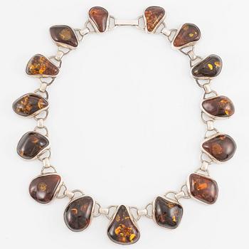 Collier, sterlingsilver och bärnsten.