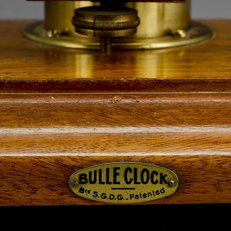 BORDSUR, s k Bulle clock, 1900-talets första hälft.