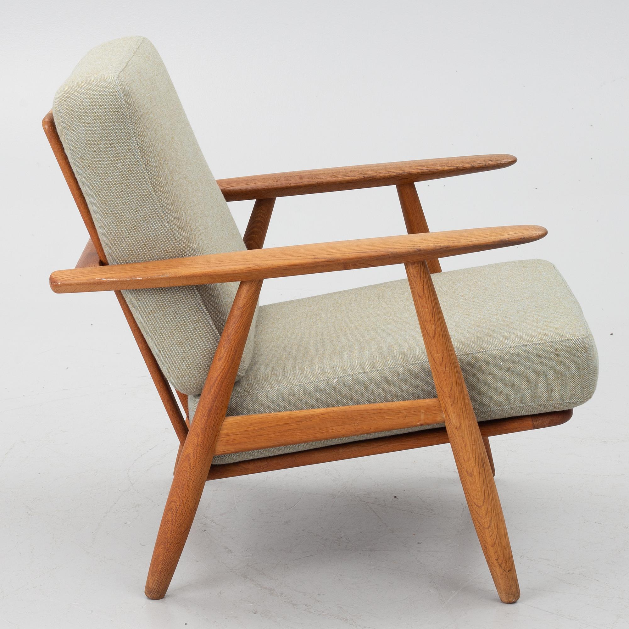 Hans J. Wegner, fåtölj, "GE 240" "Cigarren", Danmark, 1900-talets andra hälft.