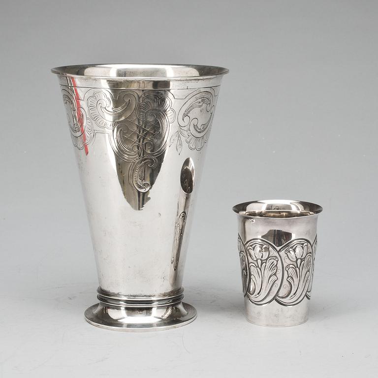 BÄGARE, 2 st, silver, 1947 och 1949, vikt ca 445g.