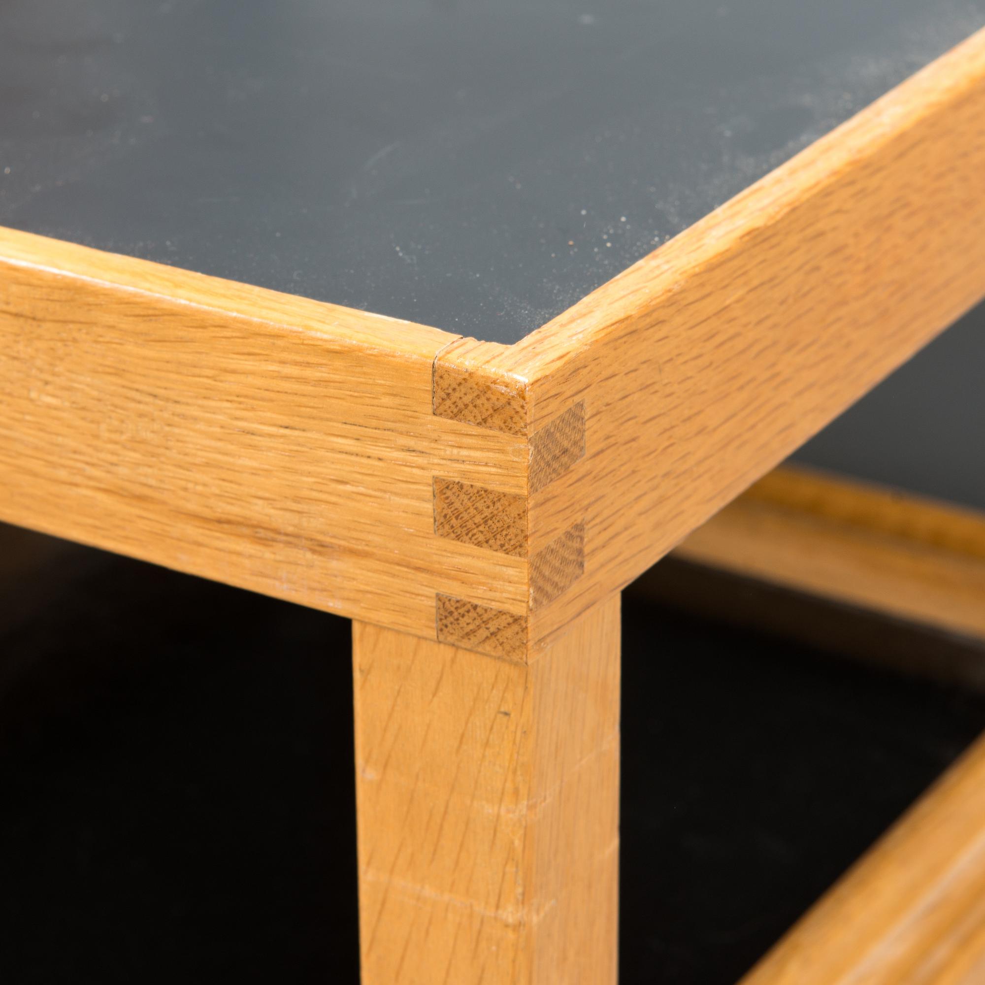 Olavi Hänninen, a 1960s tea trolley for HMN Huonekalu Mikko Nupponen, Lahti, Finland.