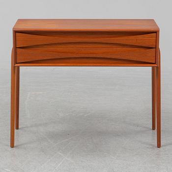 RIMBERT SANDHOLT, a teak veneered sideboard.