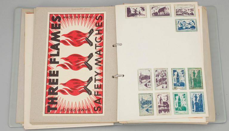 TÄNDSTICKSETIKETTER I ALBUM. ca 200-300. 1900-talets första hälft.