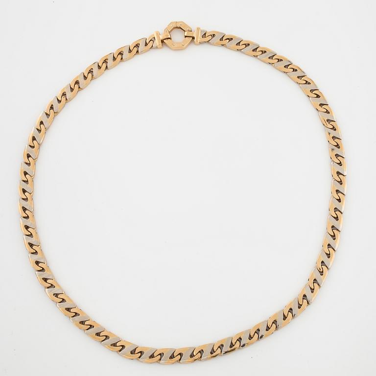 A necklace by Balestra, Italy.