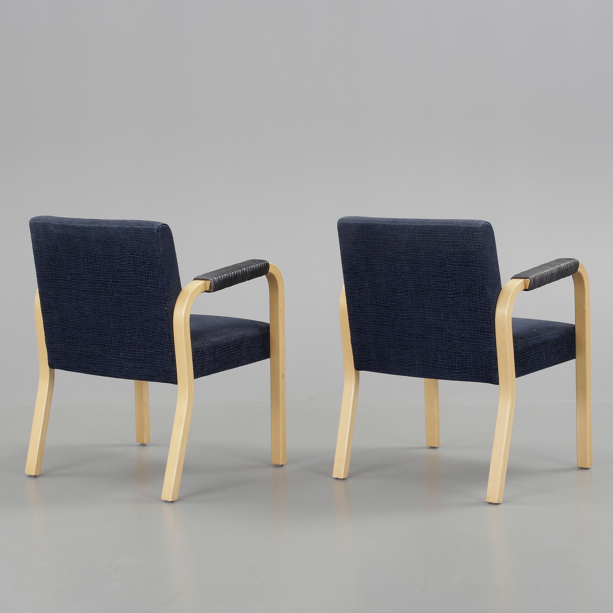 KARMSTOLAR, ett par, nr 26, Alvar Aalto, Artek.