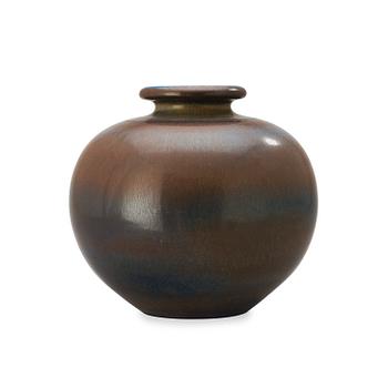 721. A Berndt Friberg stoneware jar, Gustavsberg Studio 1962.