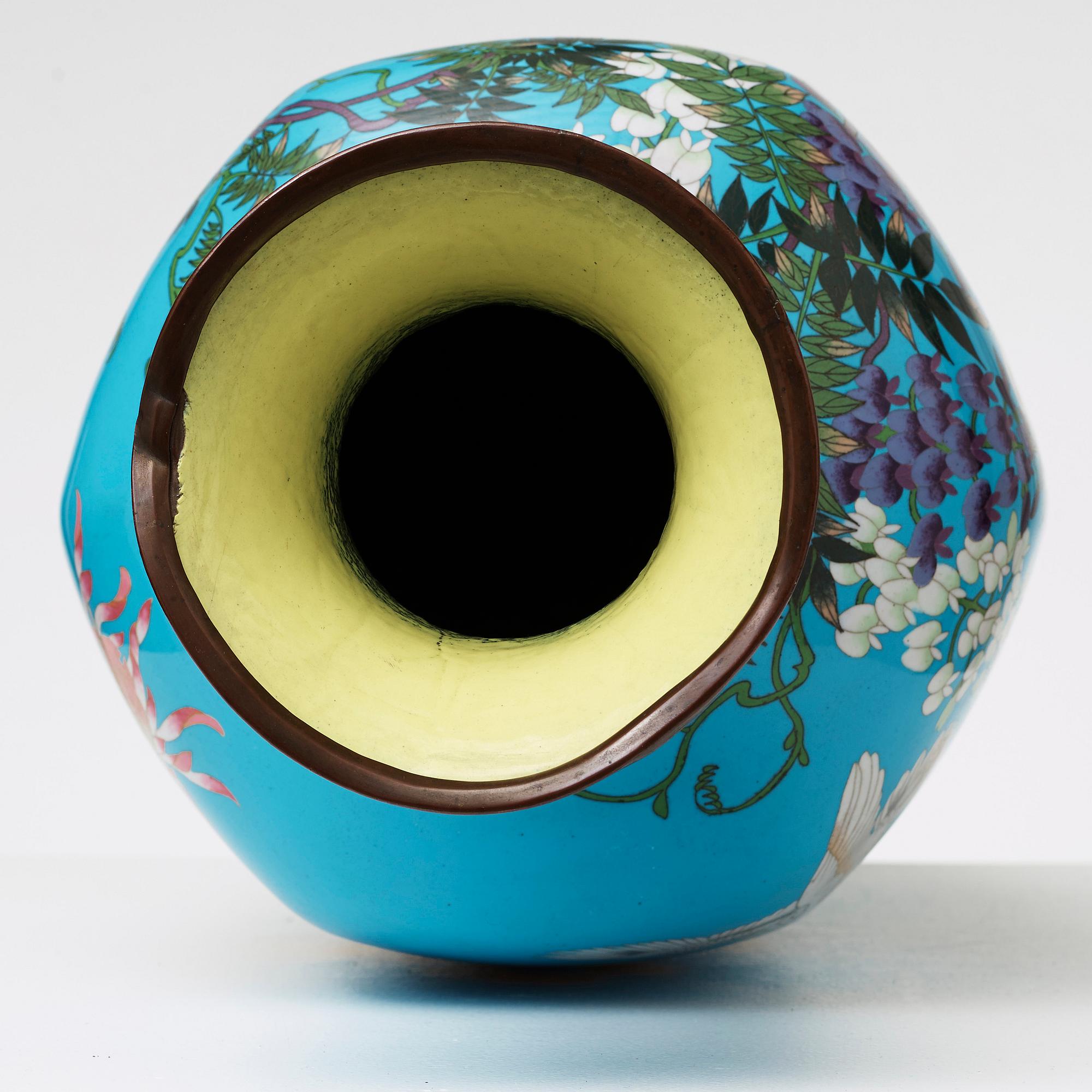 VAS, cloissonné, troligen Japan, 1800/1900-tal.