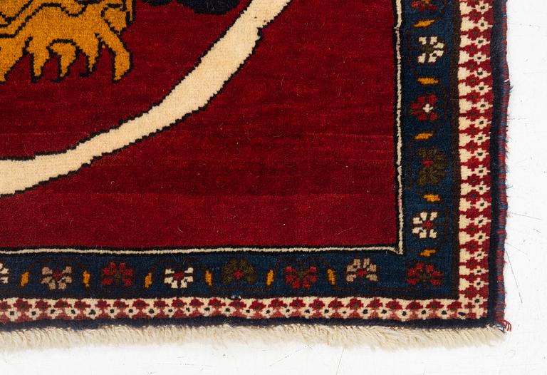 A Qashqai/Shiraz rug, c. 147 x 111 cm.