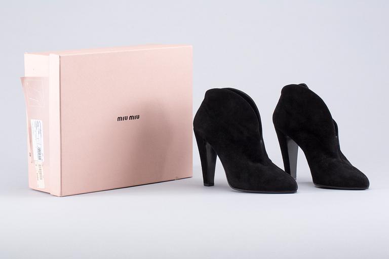 SKOR, Miu Miu.