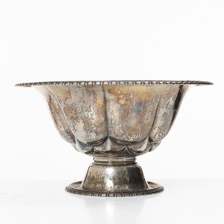 A. Michelsen, a silver bowl, Denmark, 1922.