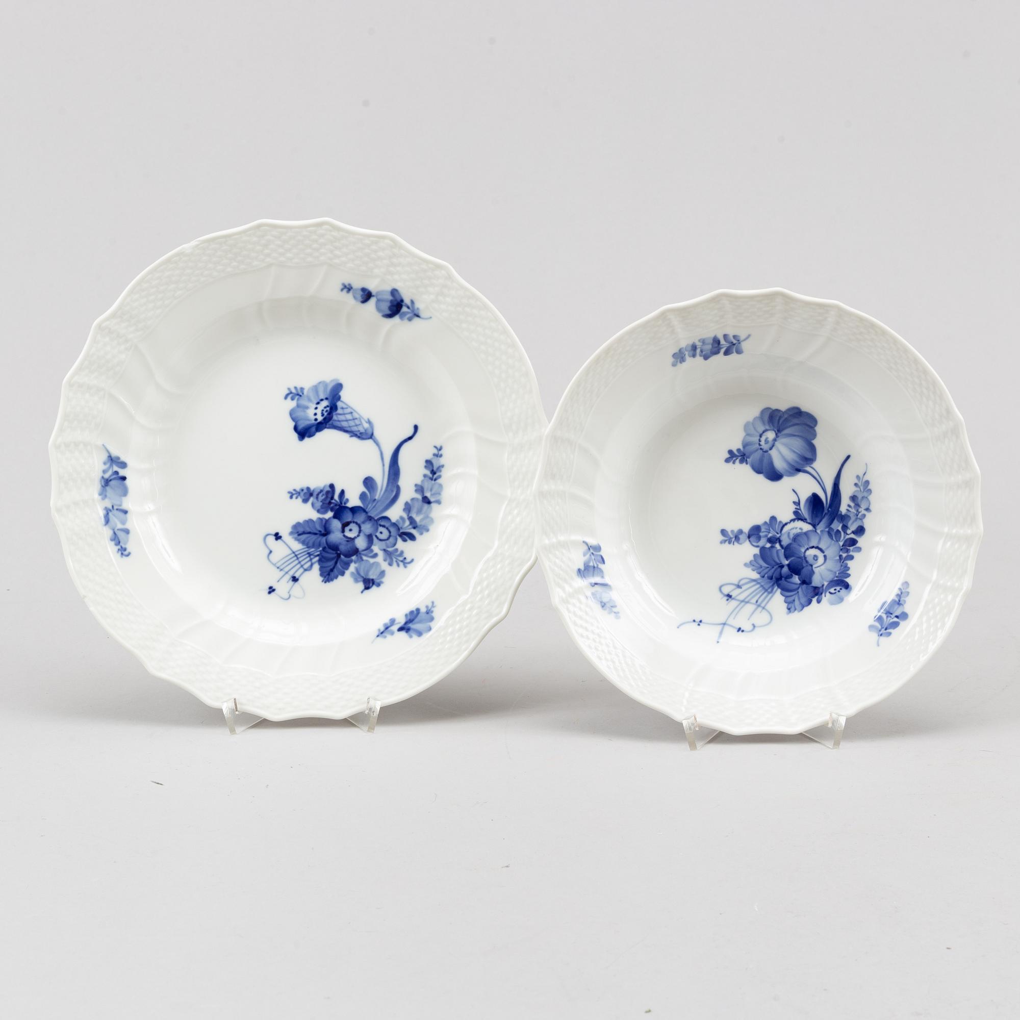 Royal Copenhagen, a 'Blå Blomst' porcelaine service (65 pieces).