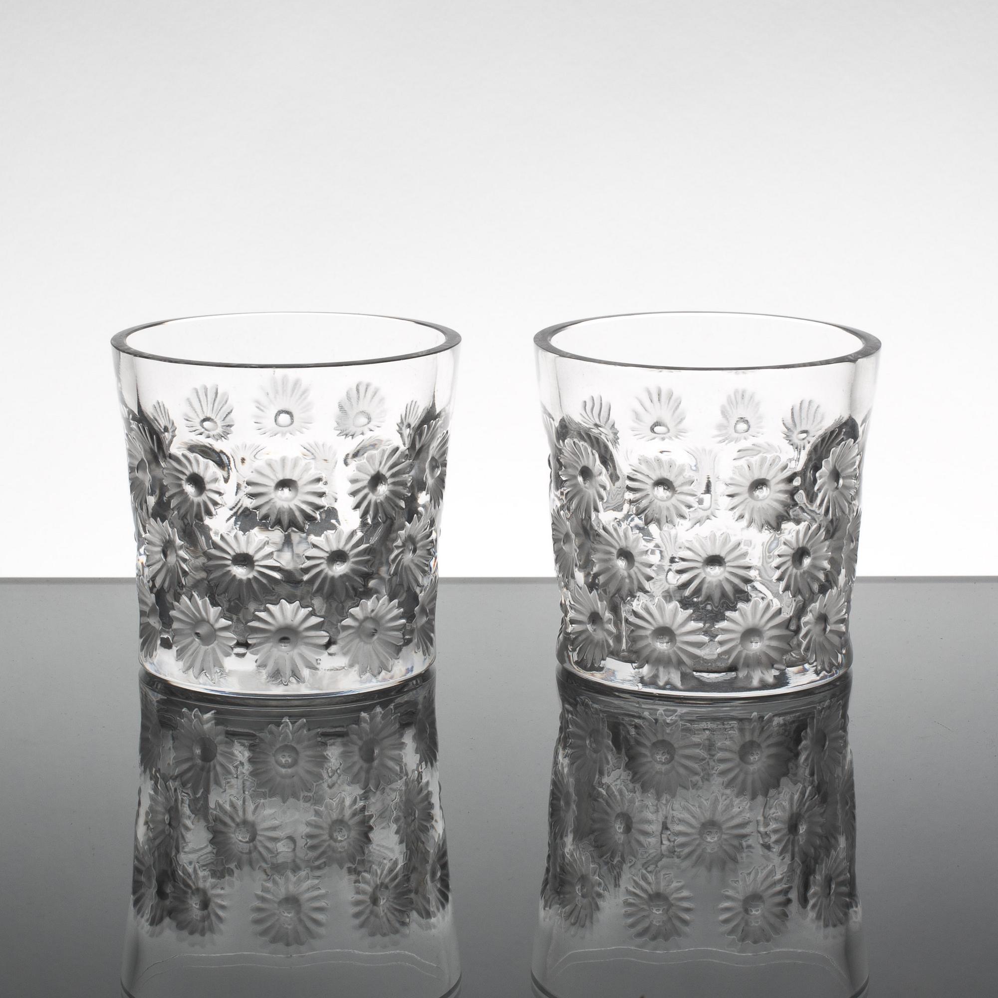 BLOMMOR OCH LJUSHÅLLARE, 2+2, glas. Lalique.