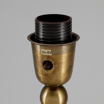 BORDSLAMPOR, ett par, mässing, märkta EB Made in Sweden, 1900-talets mitt.