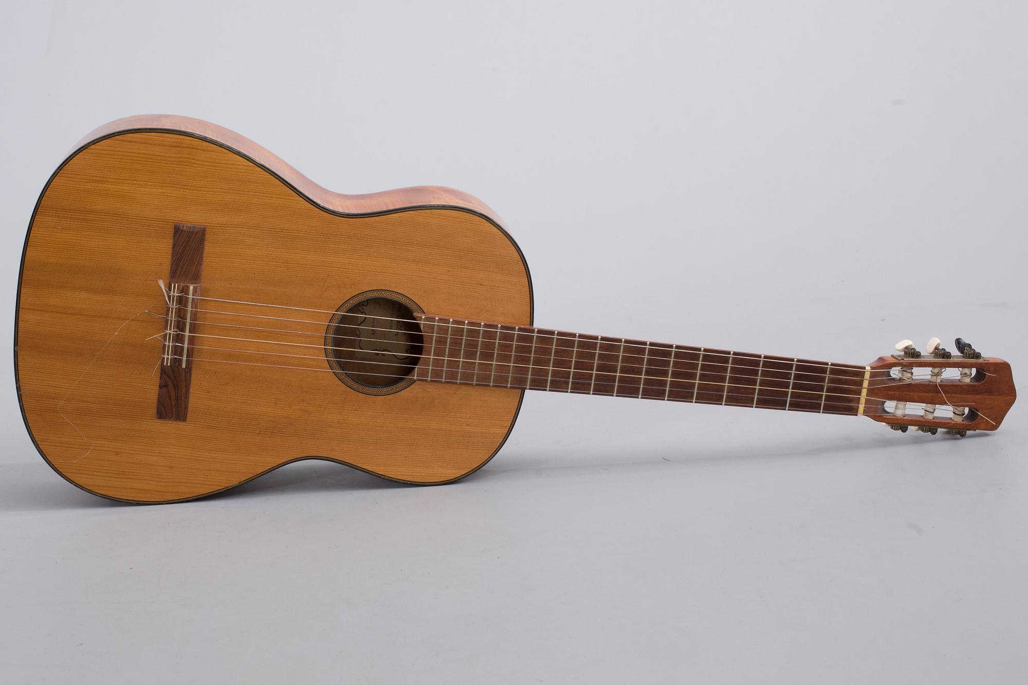AN OSCAR TELLER GUITAR model 5 1964. Bukowskis